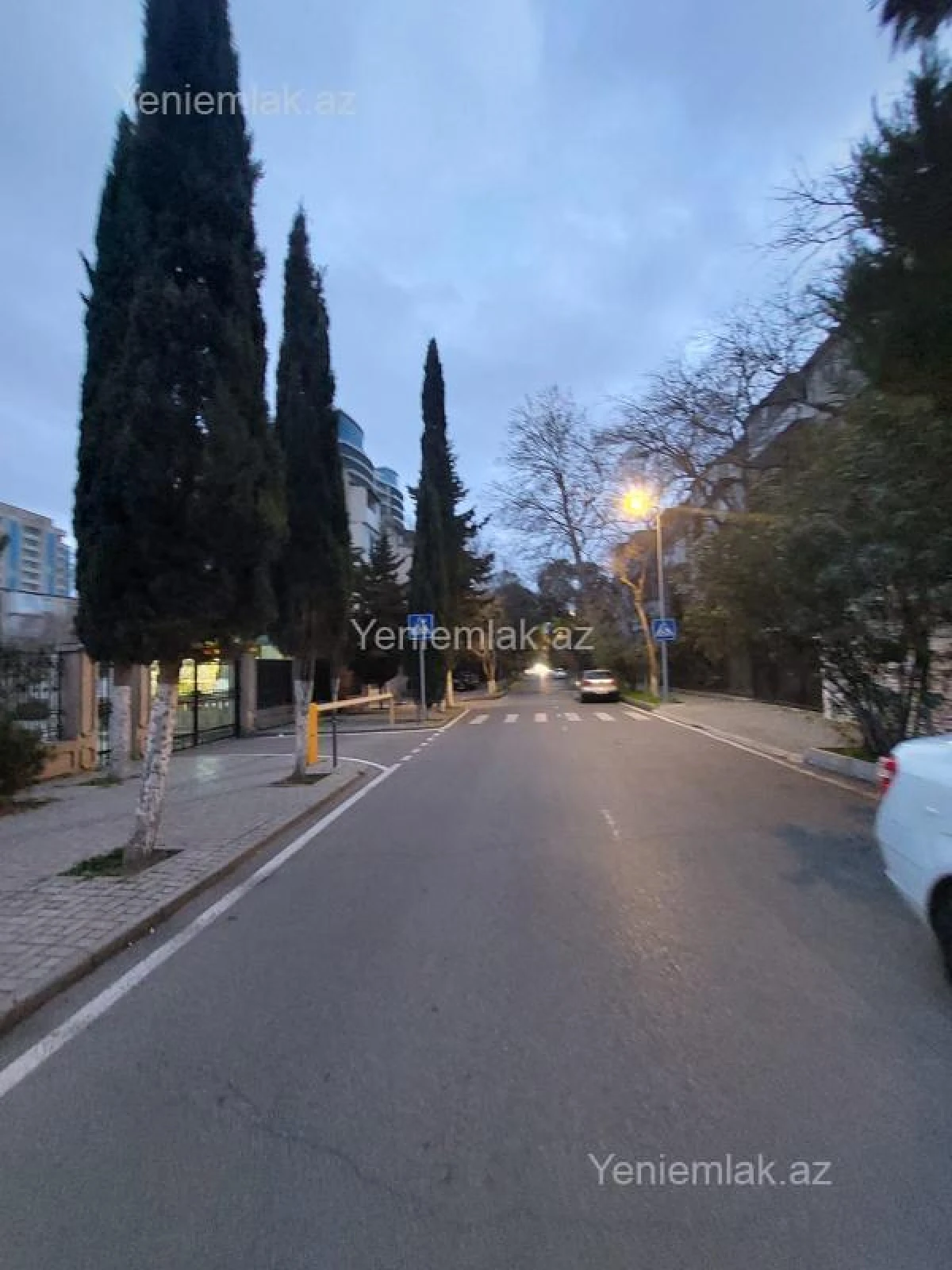 Satılır 2 otaqlı köhnə tikili 61 m²