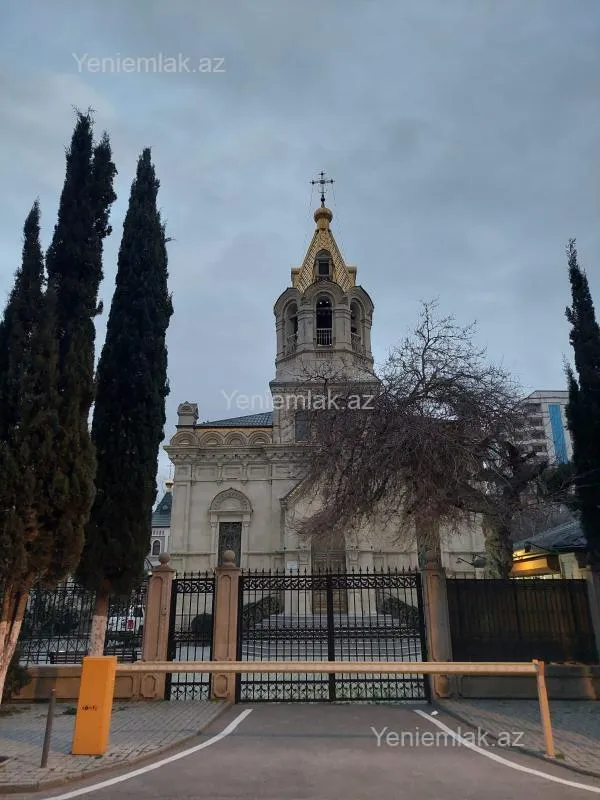 Satılır 2 otaqlı köhnə tikili 61 m²