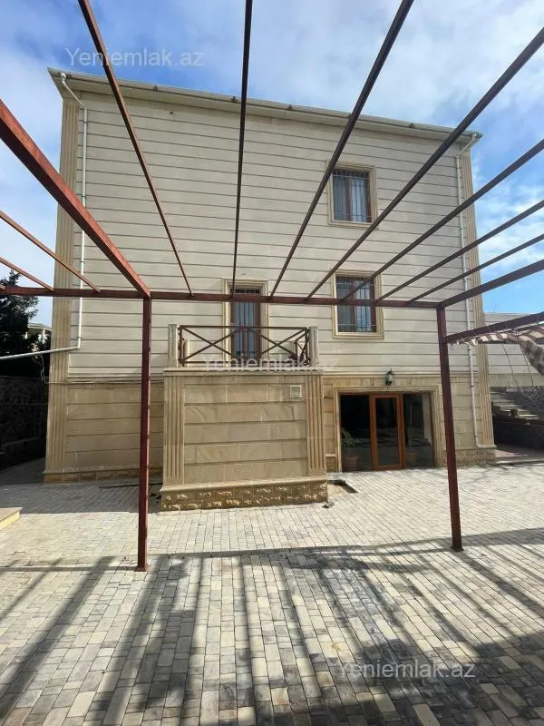 Satılır 6 otaqlı həyət evi 600 m²