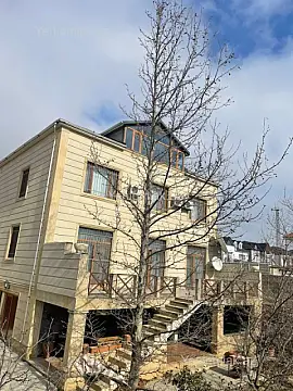 Satılır 6 otaqlı həyət evi 600 m²