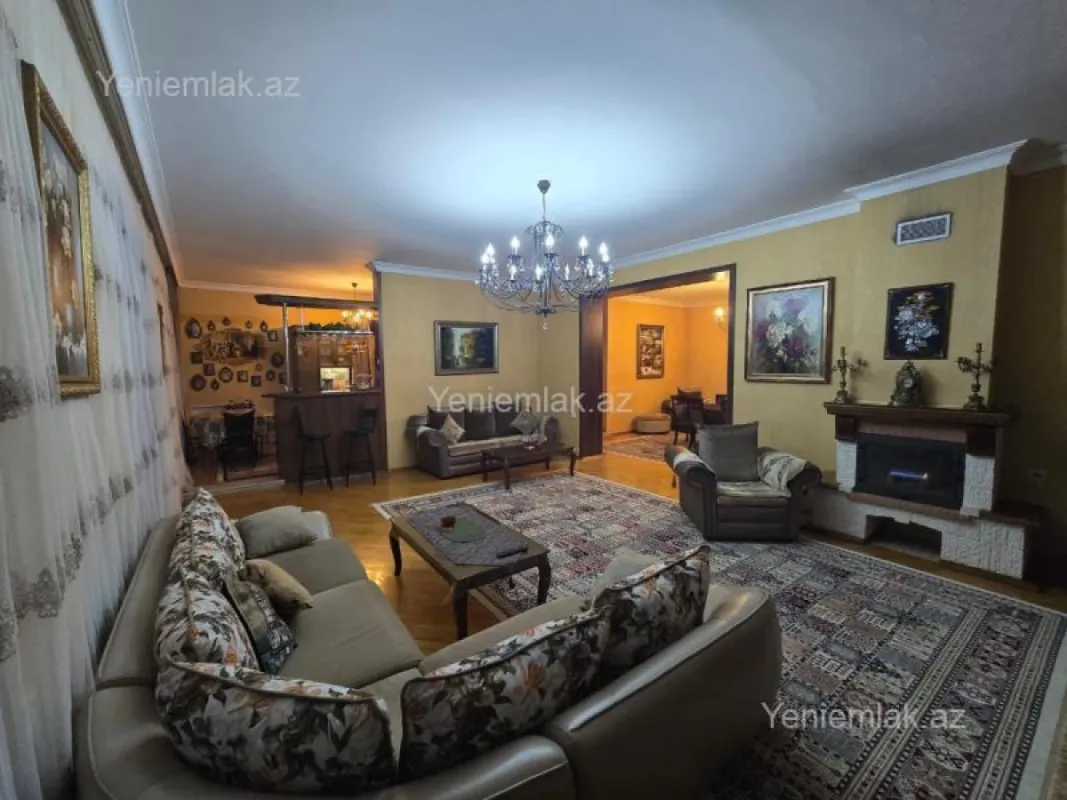 Satılır 6 otaqlı həyət evi 600 m²