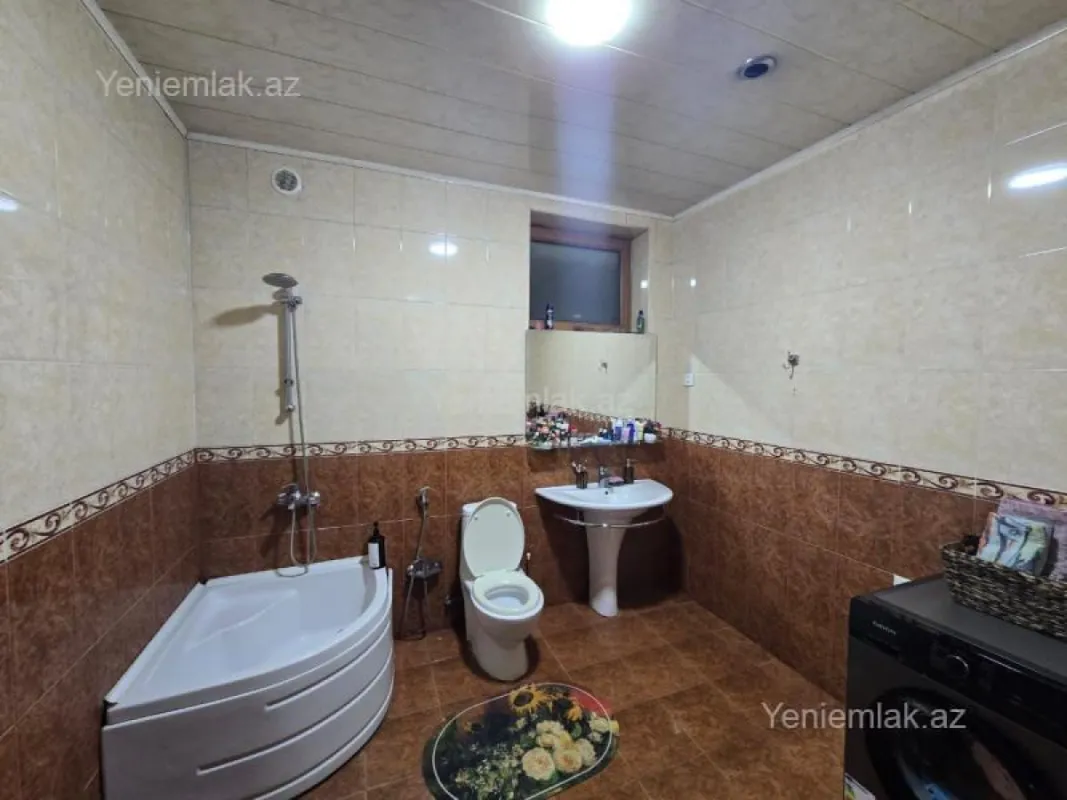 Satılır 6 otaqlı həyət evi 600 m²