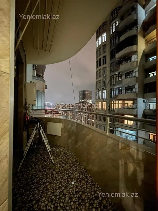 Satılır 3 otaqlı yeni tikili 165 m²
