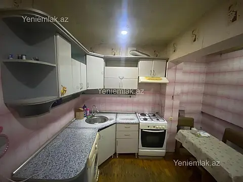 Satılır 2 otaqlı köhnə tikili 60 m²