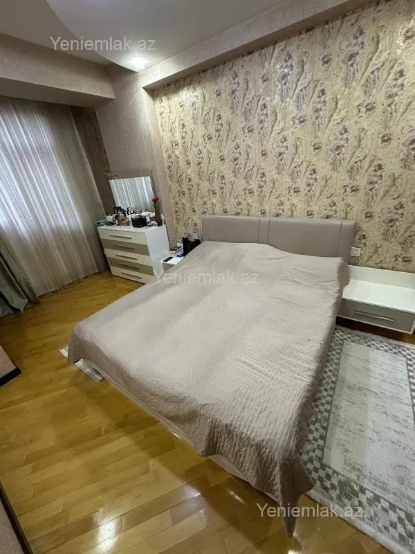 Satılır 2 otaqlı yeni tikili 88 m²