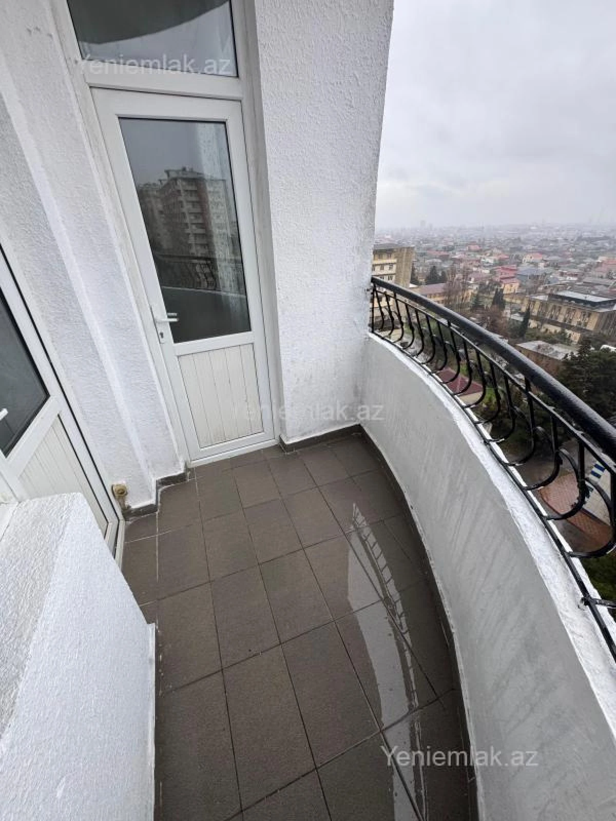 Satılır 3 otaqlı yeni tikili 100 m²