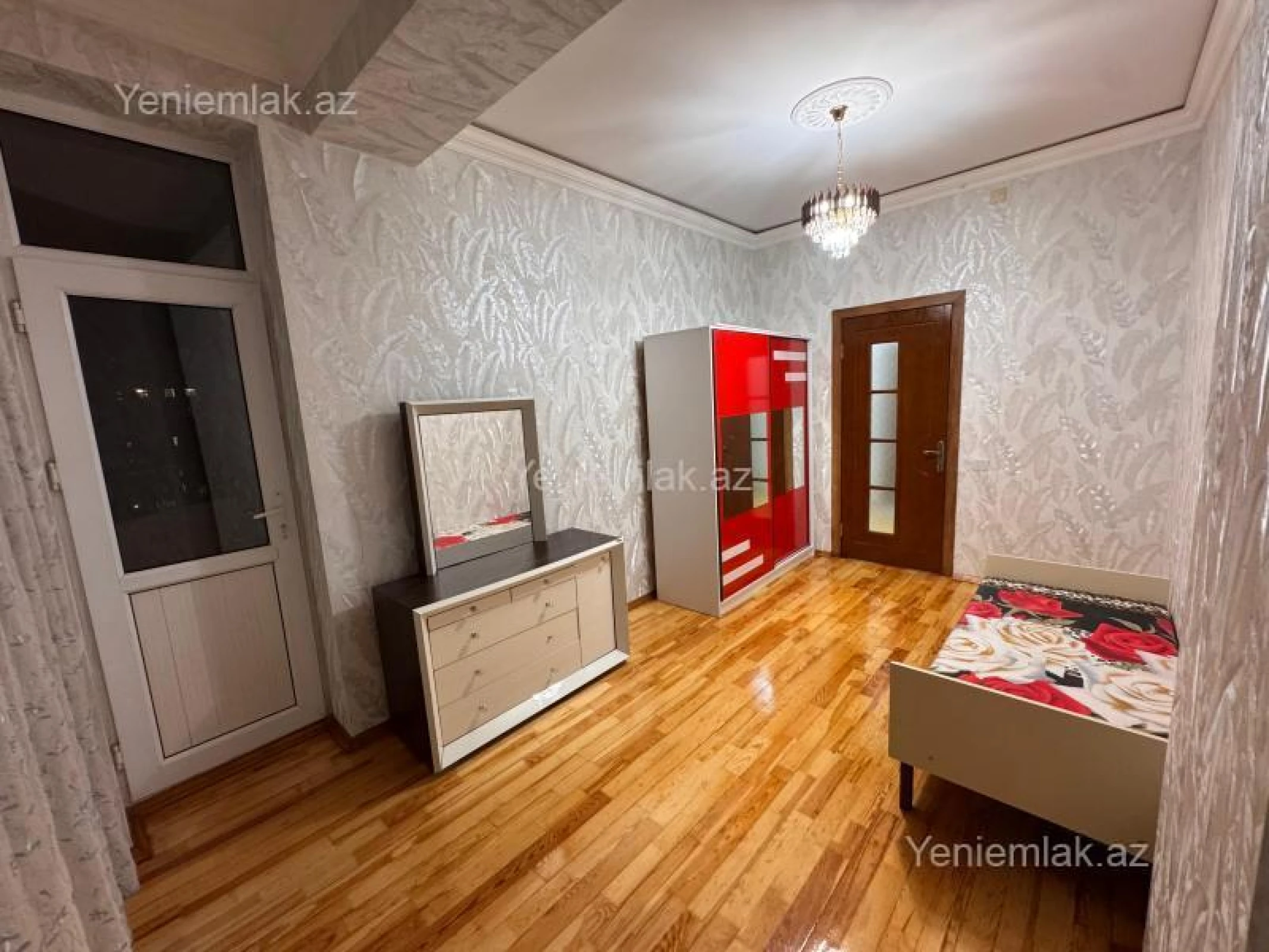 Satılır 3 otaqlı yeni tikili 100 m²