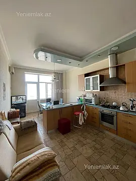 Satılır 4 otaqlı yeni tikili 180 m²