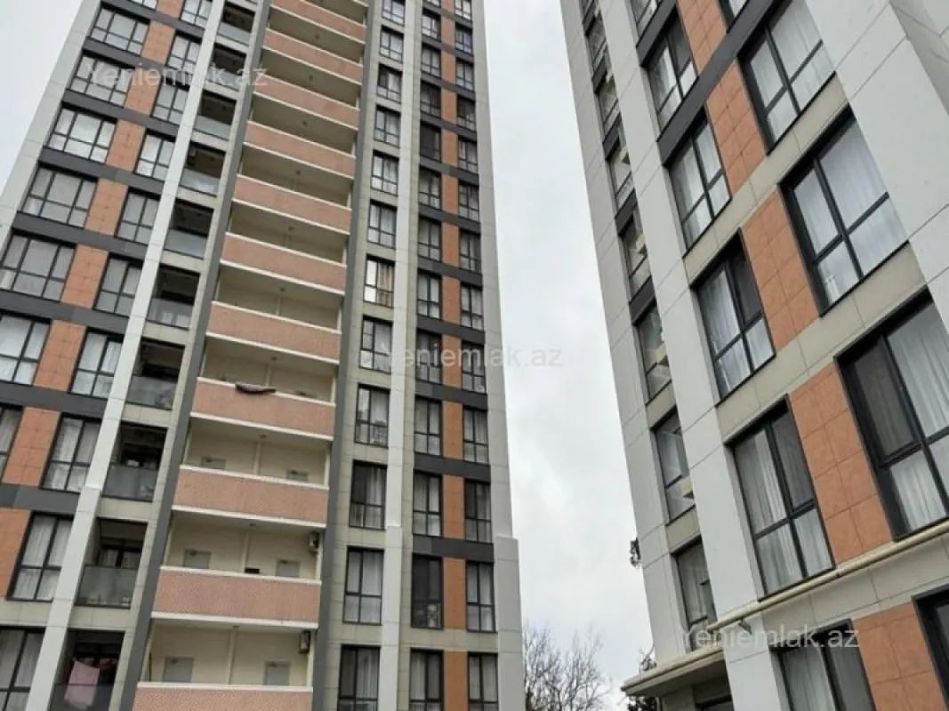 Satılır 3 otaqlı yeni tikili 70 m²