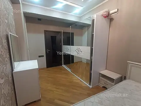 Satılır 3 otaqlı yeni tikili 80 m²