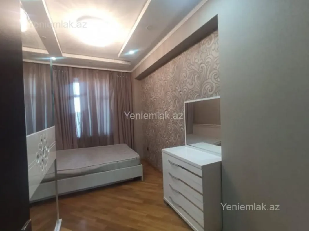 Satılır 3 otaqlı yeni tikili 80 m²
