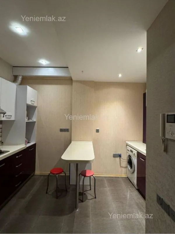 Satılır 3 otaqlı yeni tikili 95 m²