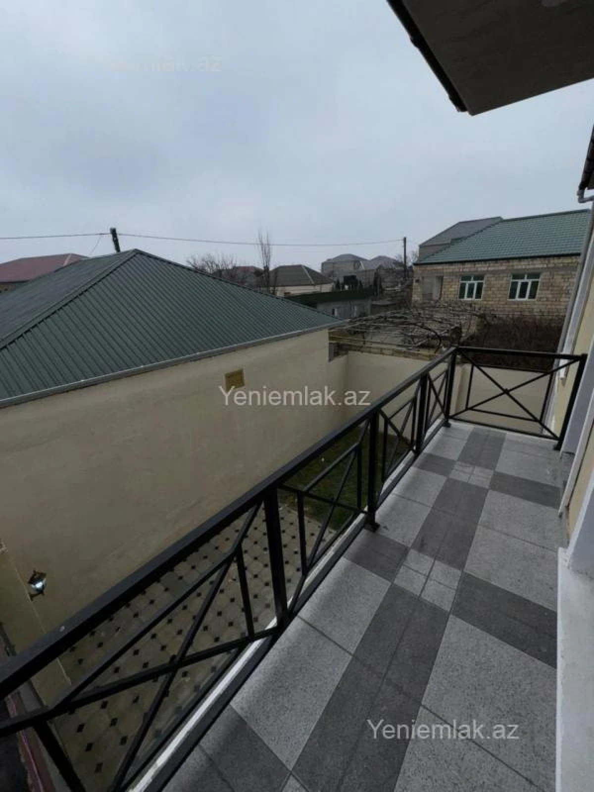 Satılır 4 otaqlı həyət evi 145 m²