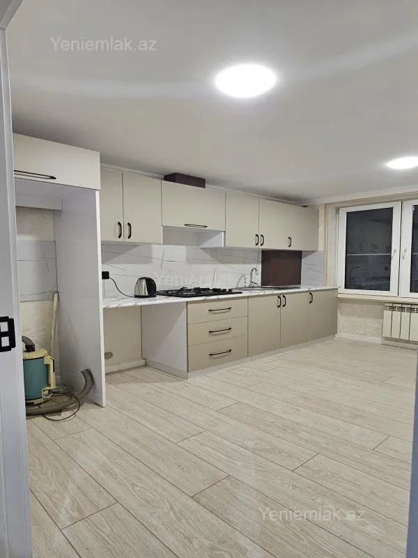 Satılır 2 otaqlı köhnə tikili 60 m²