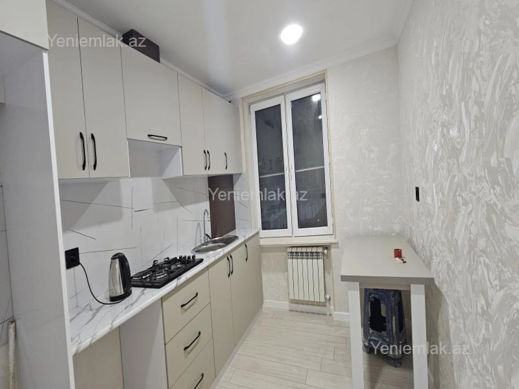 Satılır 2 otaqlı köhnə tikili 60 m²