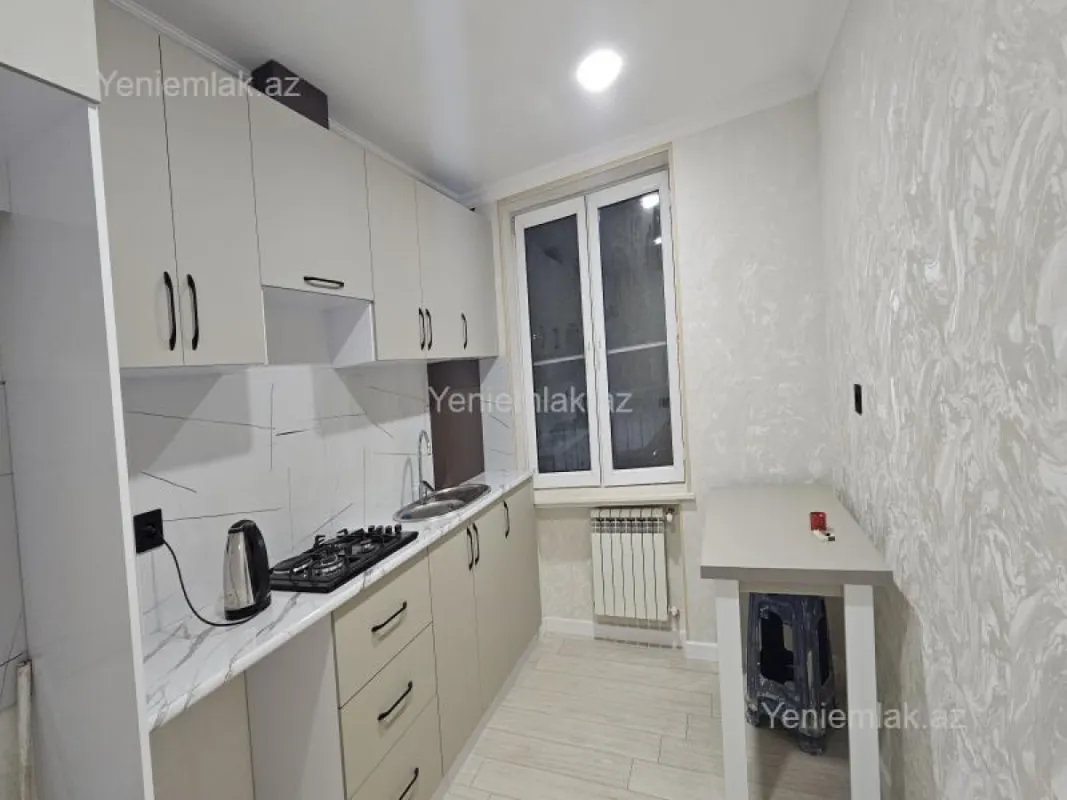 Satılır 2 otaqlı köhnə tikili 60 m²