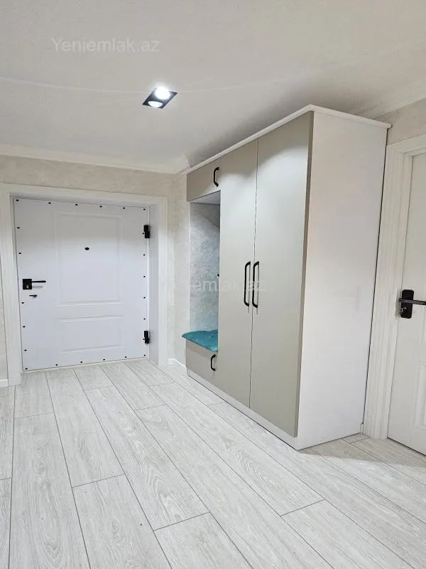 Satılır 2 otaqlı köhnə tikili 60 m²