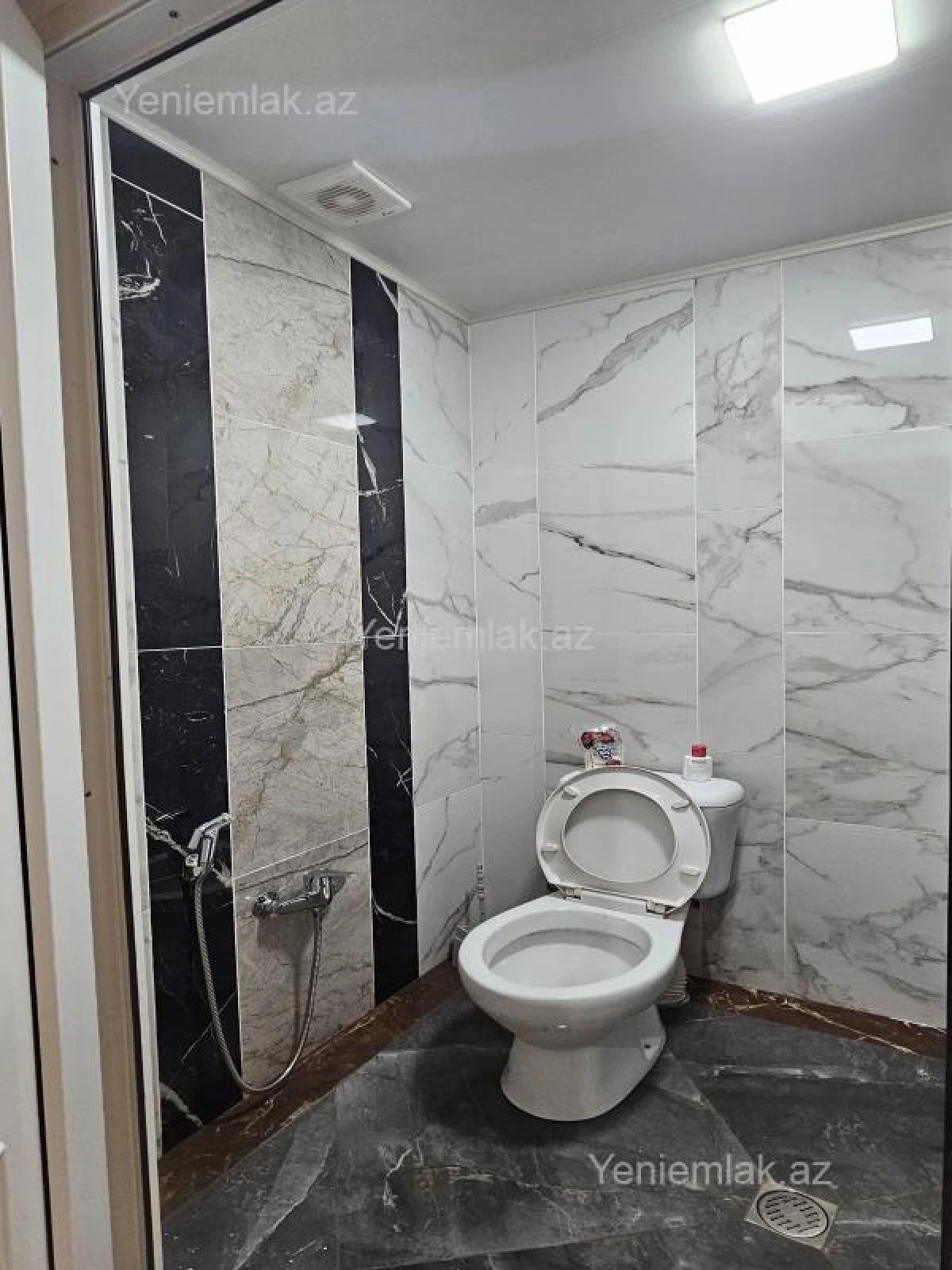 Satılır 2 otaqlı köhnə tikili 60 m²