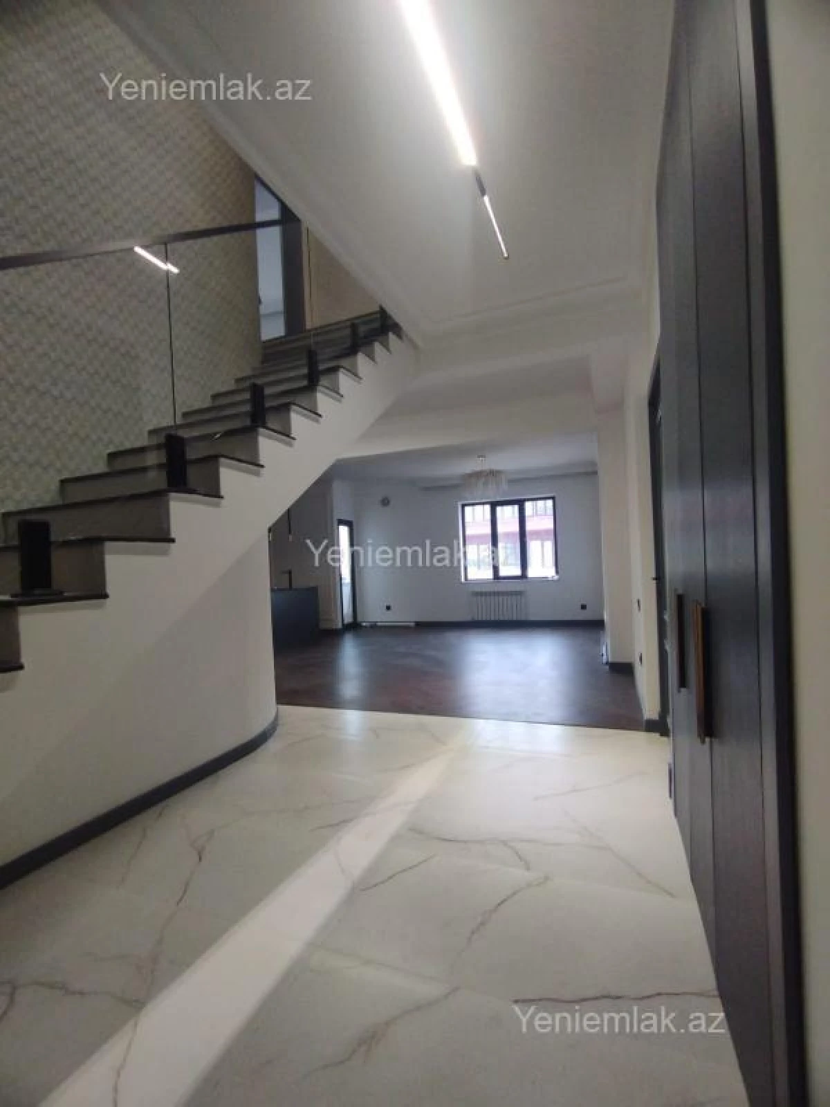 Satılır 3 otaqlı yeni tikili 142 m²