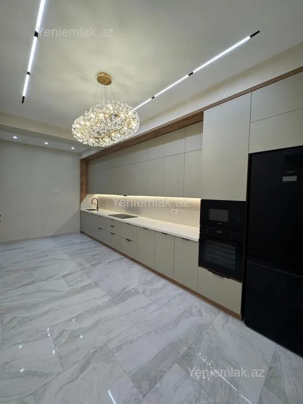 Satılır 4 otaqlı yeni tikili 188 m²