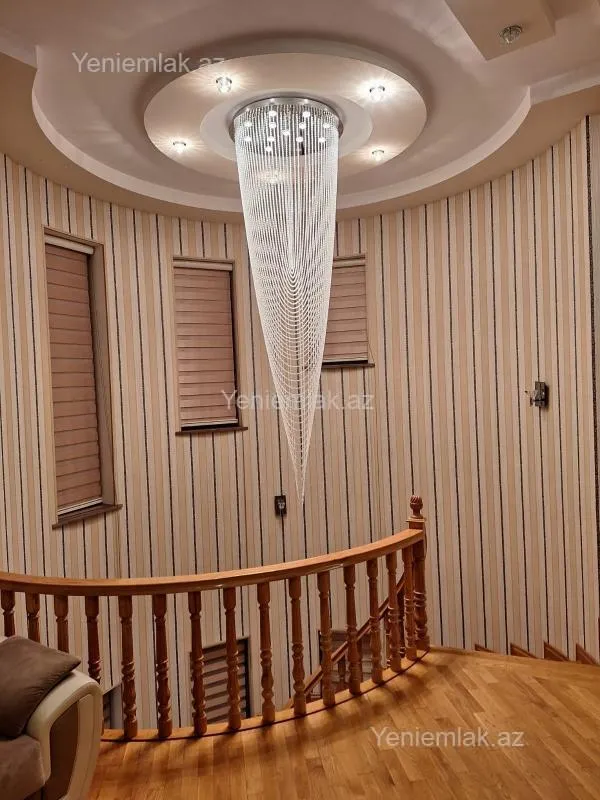 Satılır 6 otaqlı həyət evi 400 m²