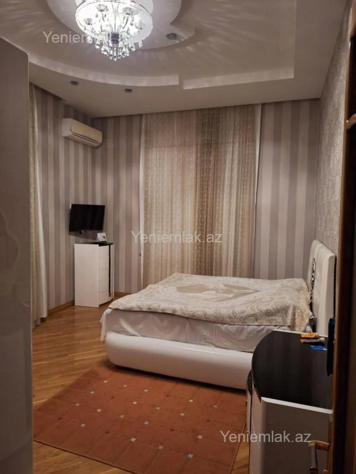 Satılır 6 otaqlı həyət evi 400 m²