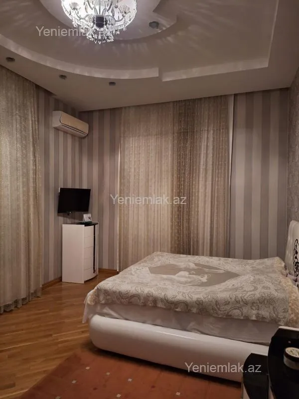 Satılır 6 otaqlı həyət evi 400 m²