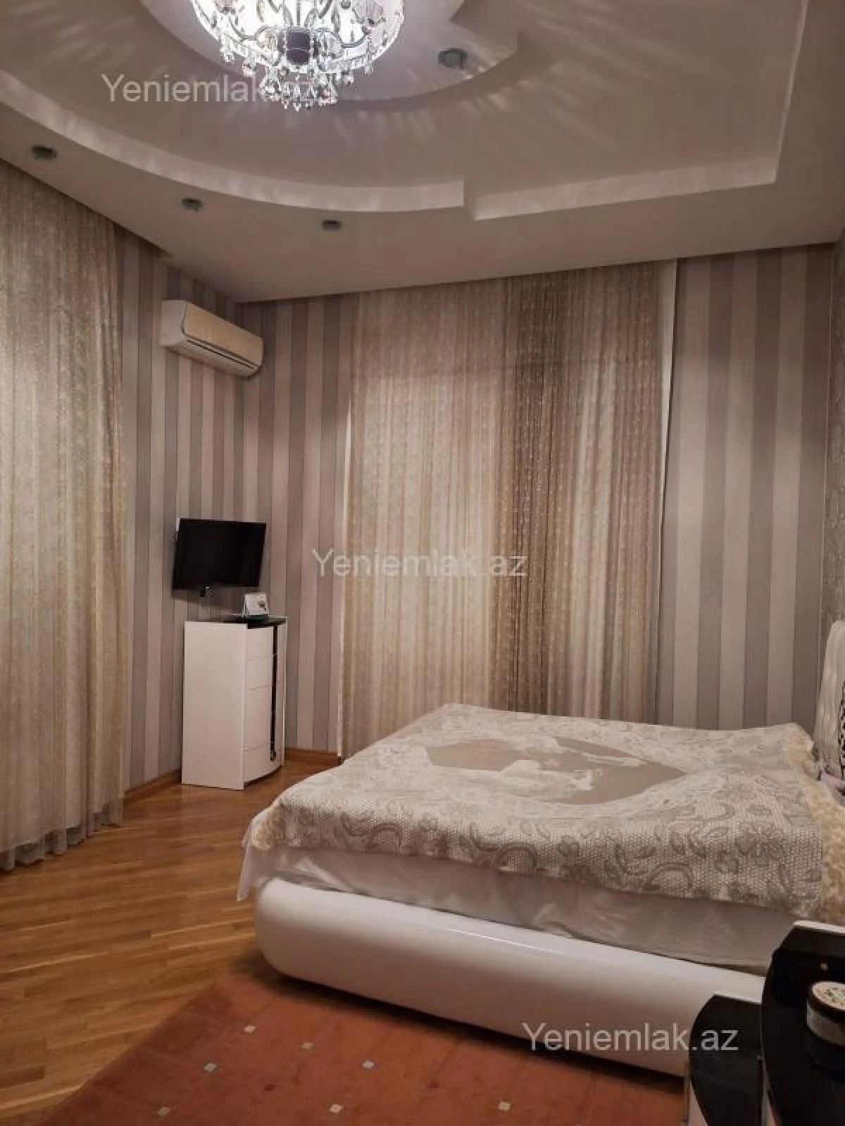 Satılır 6 otaqlı həyət evi 400 m²