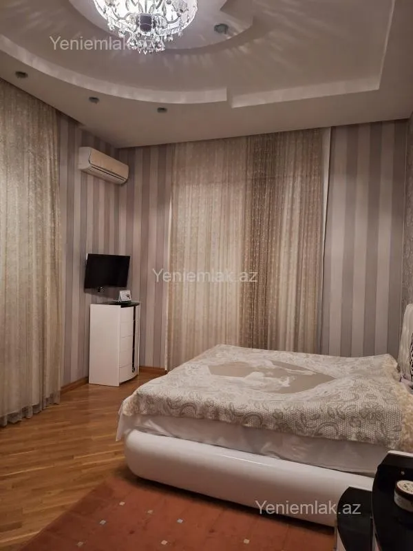 Satılır 6 otaqlı həyət evi 400 m²