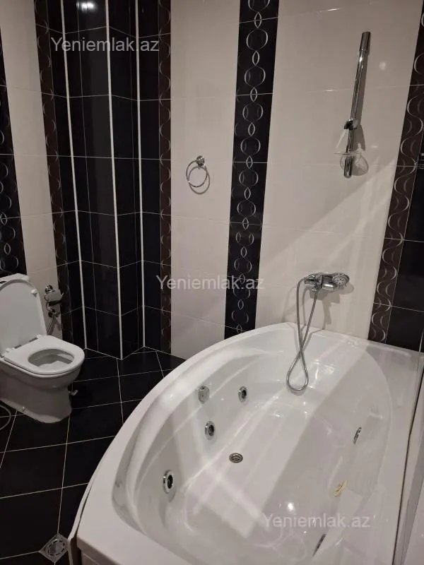 Satılır 6 otaqlı həyət evi 400 m²