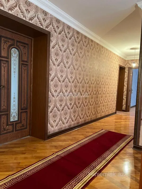 Satılır 16 otaqlı həyət evi 800 m²