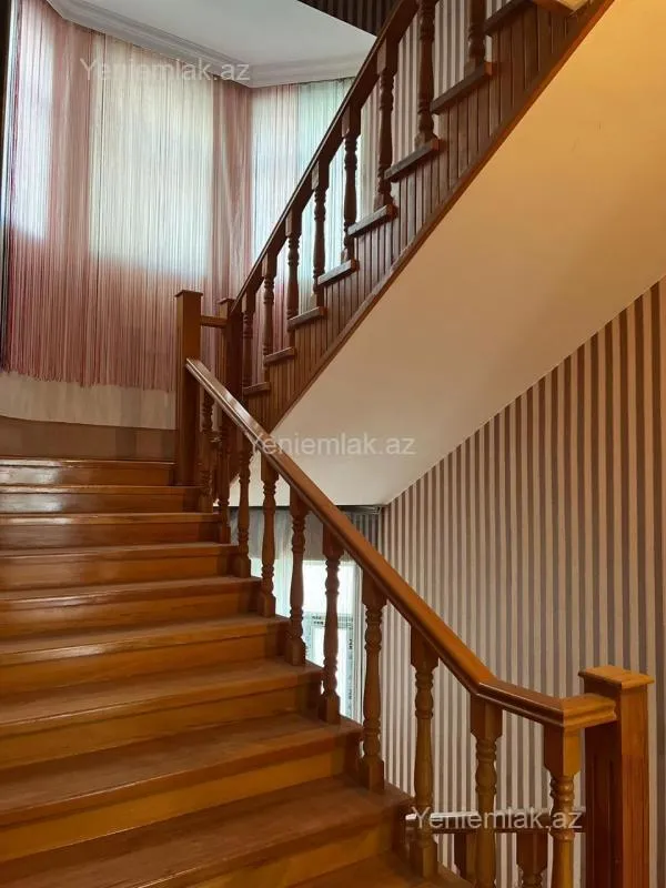 Satılır 16 otaqlı həyət evi 800 m²
