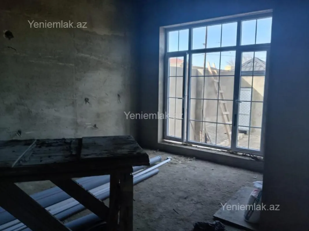 Satılır 5 otaqlı həyət evi 200 m²