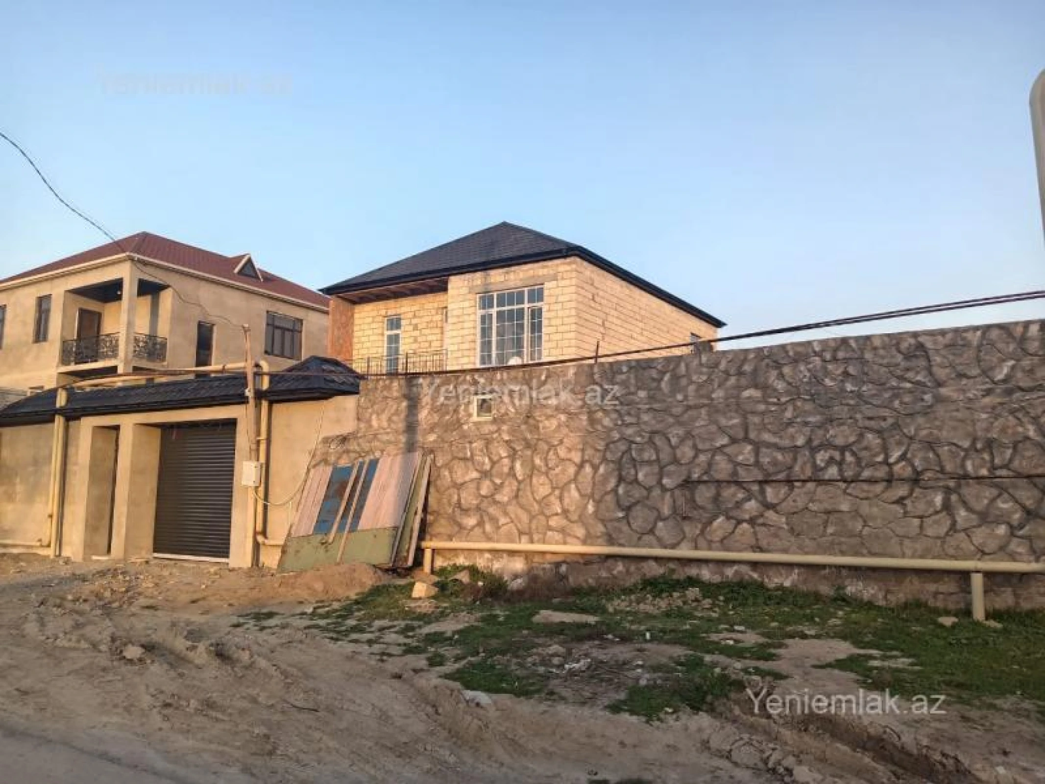 Satılır 5 otaqlı həyət evi 200 m²