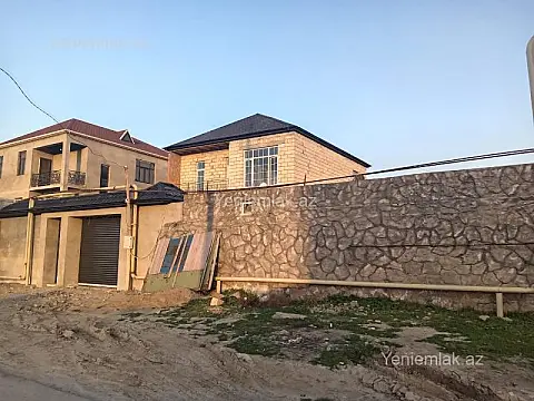 Satılır 5 otaqlı həyət evi 200 m²