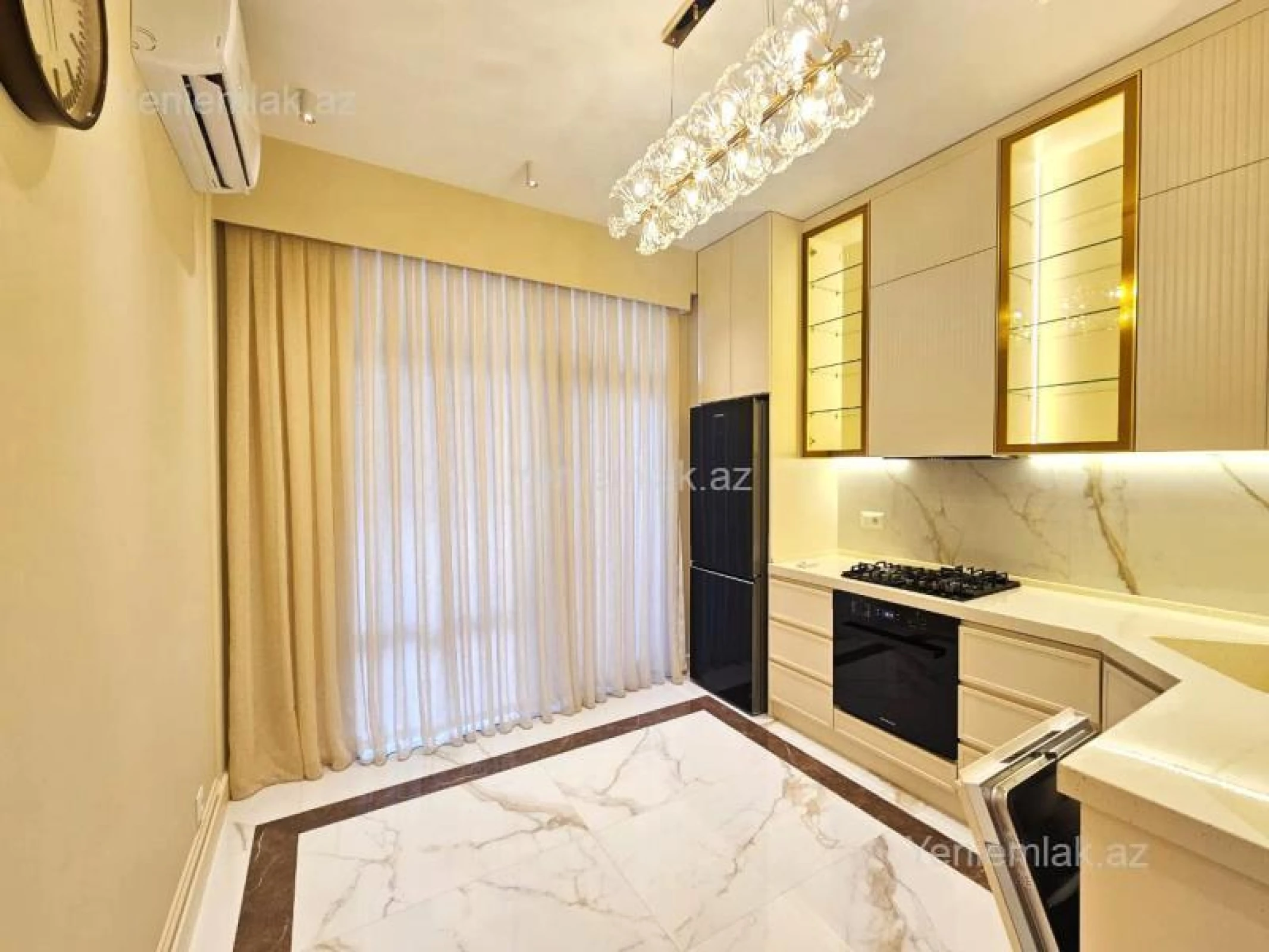 Satılır 3 otaqlı yeni tikili 85 m²