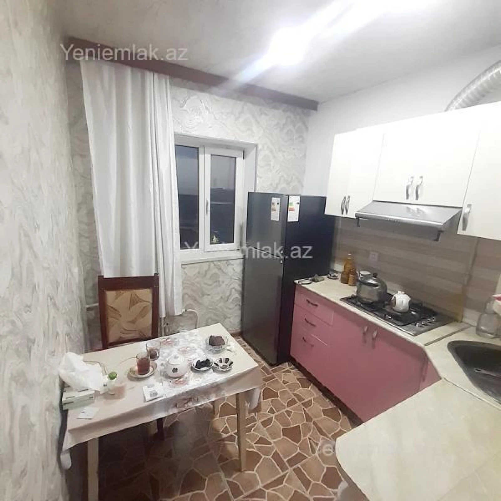 Satılır 3 otaqlı köhnə tikili 75 m²
