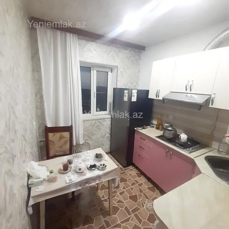 Satılır 3 otaqlı köhnə tikili 75 m²