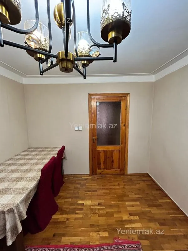 Satılır 2 otaqlı köhnə tikili 55 m²