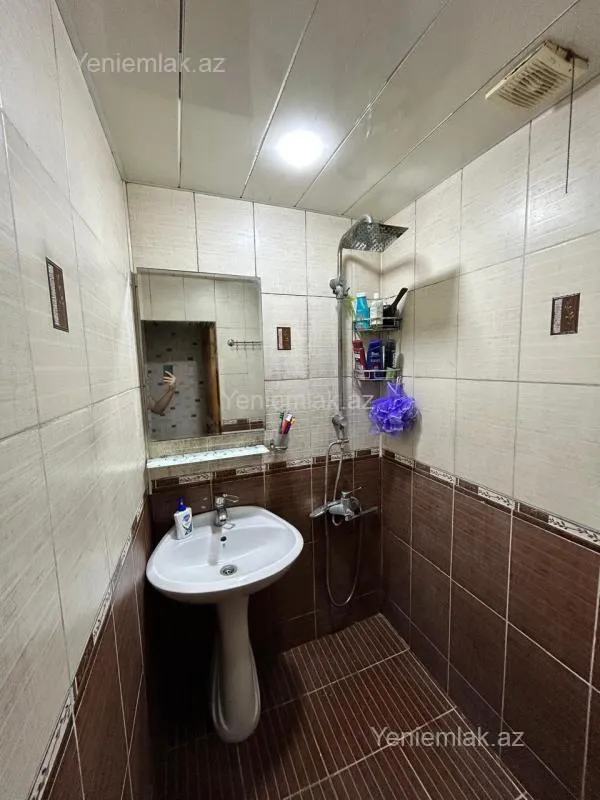 Satılır 2 otaqlı köhnə tikili 55 m²