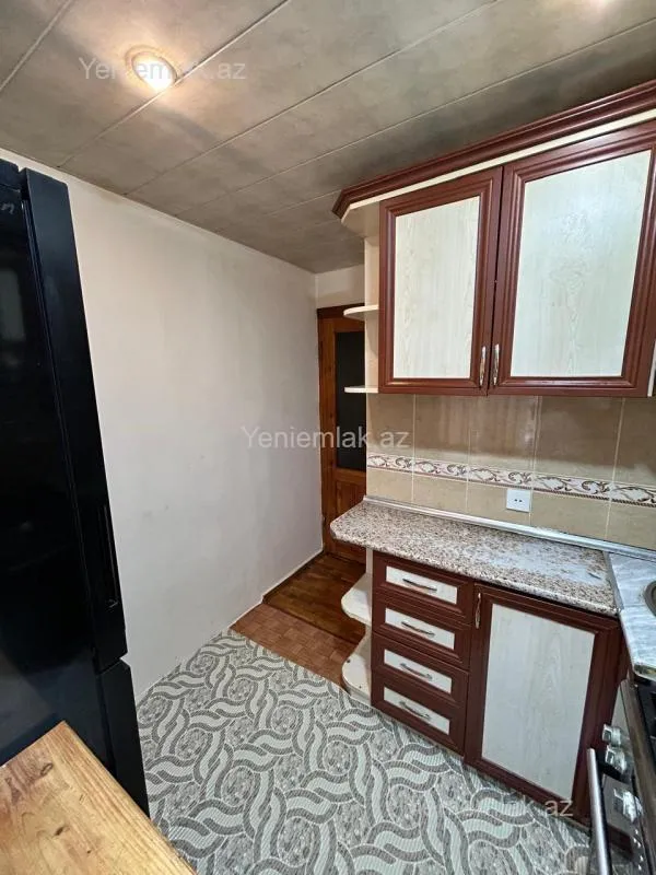 Satılır 2 otaqlı köhnə tikili 55 m²