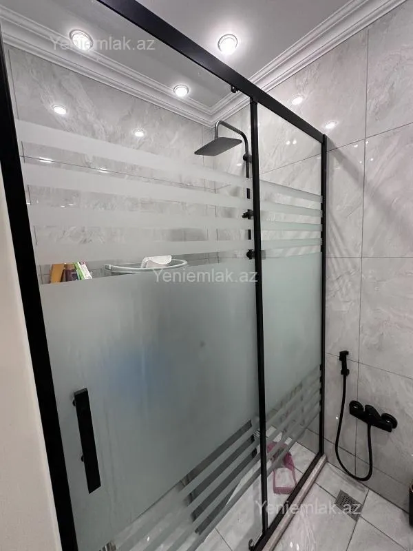 Satılır 3 otaqlı köhnə tikili 75 m²