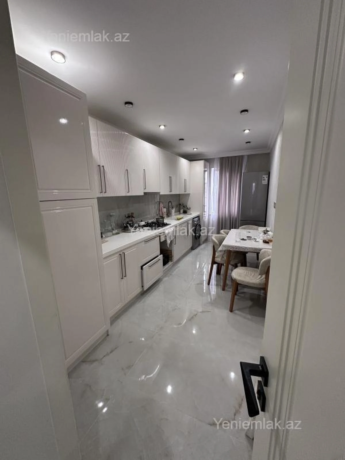 Satılır 3 otaqlı köhnə tikili 75 m²