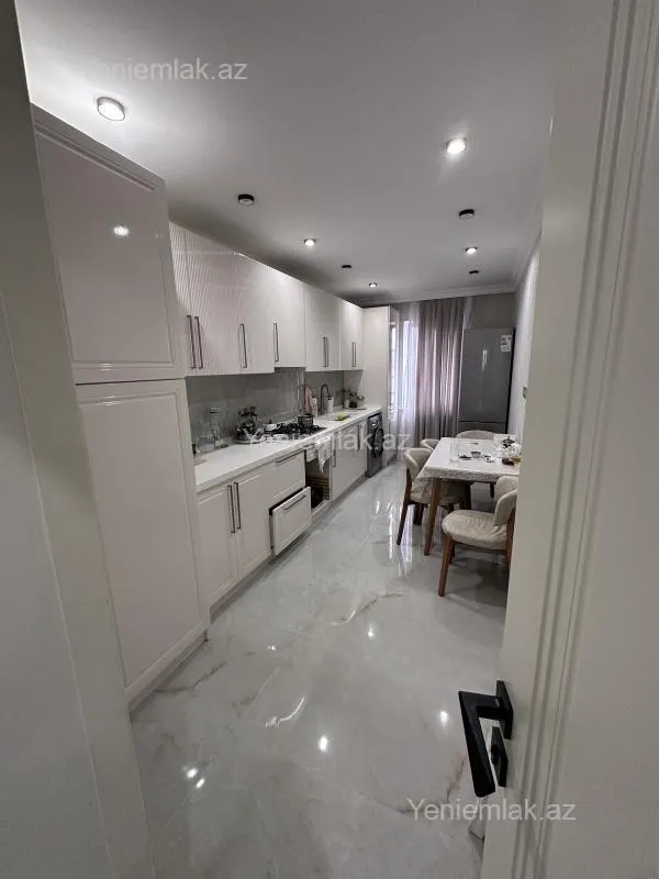 Satılır 3 otaqlı köhnə tikili 75 m²