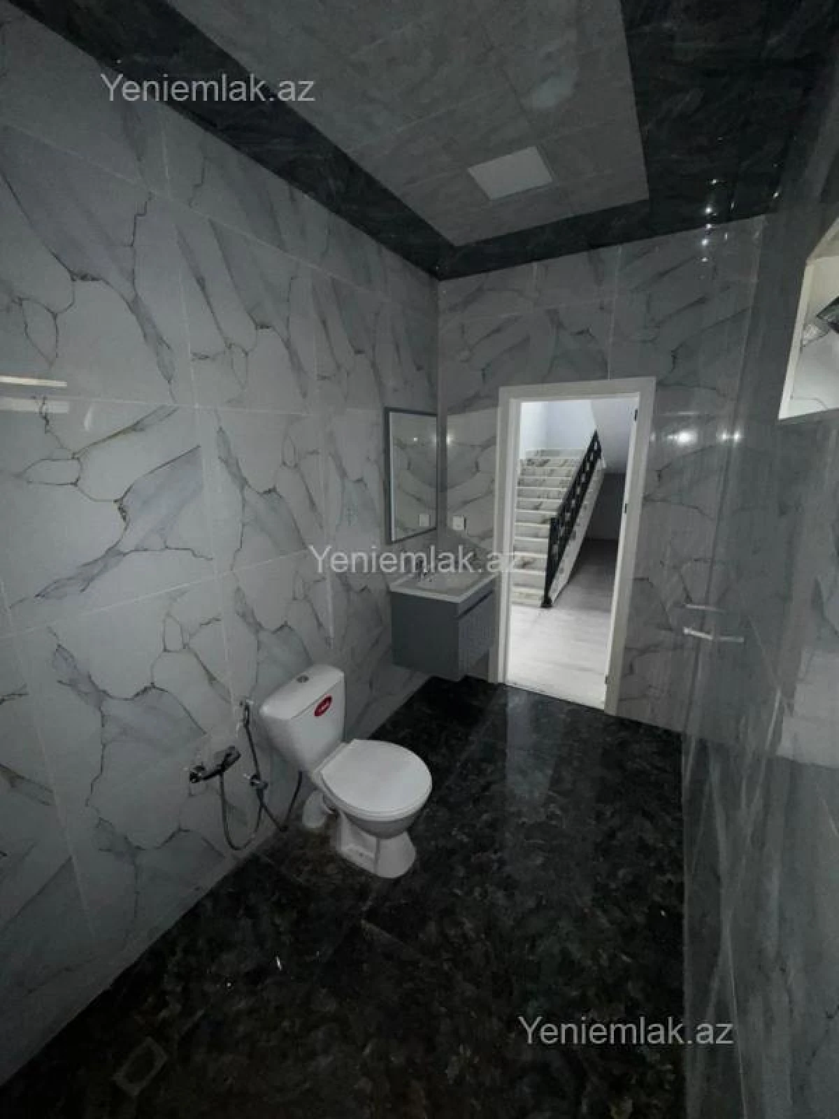 Satılır 4 otaqlı həyət evi 170 m²