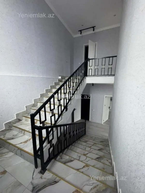 Satılır 4 otaqlı həyət evi 170 m²