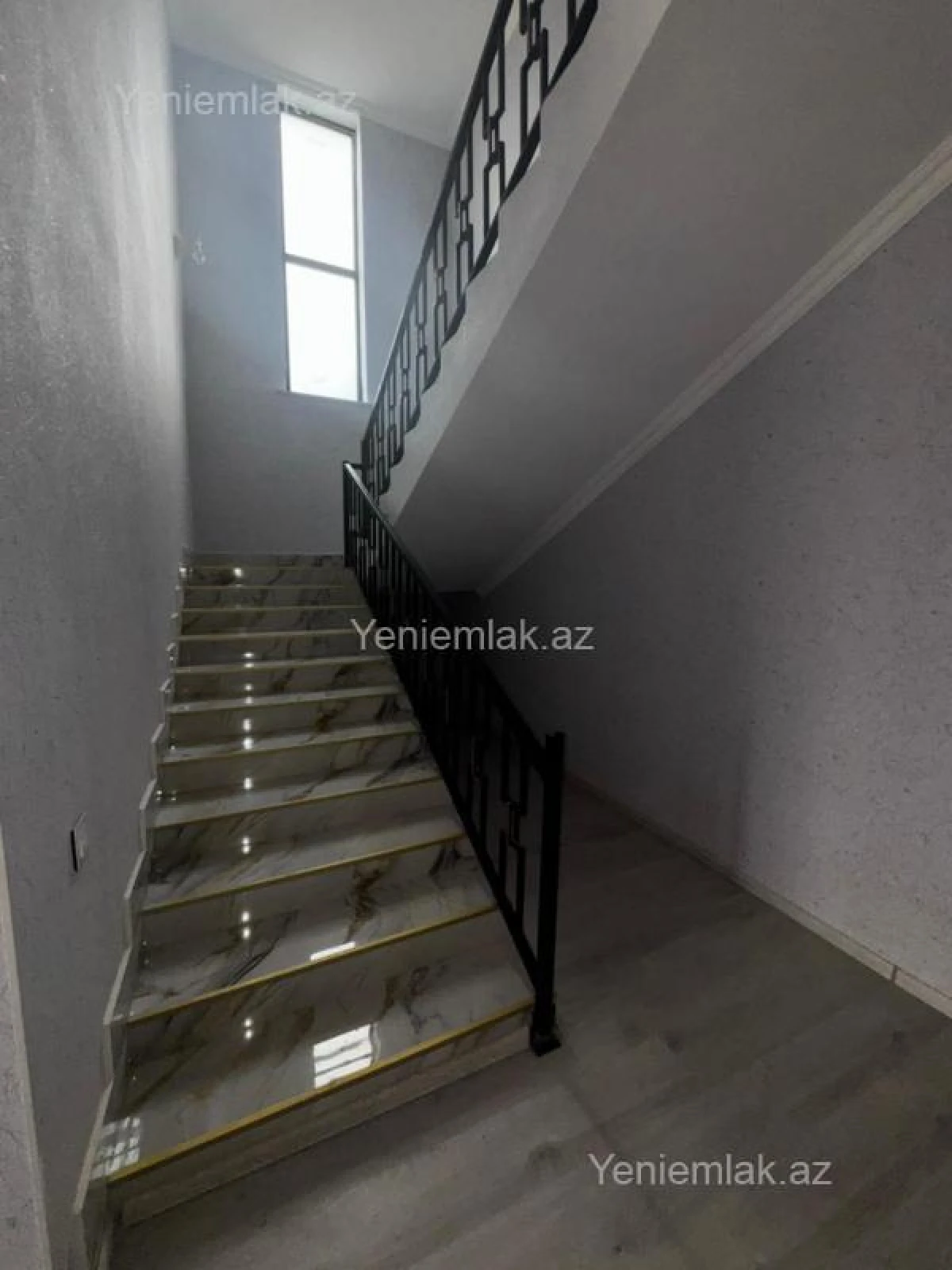 Satılır 4 otaqlı həyət evi 170 m²