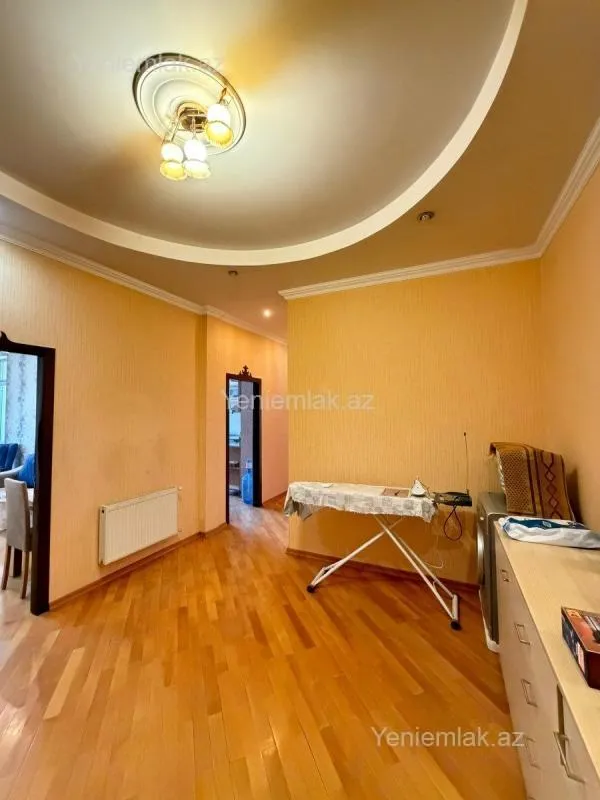 Satılır 2 otaqlı yeni tikili 100 m²