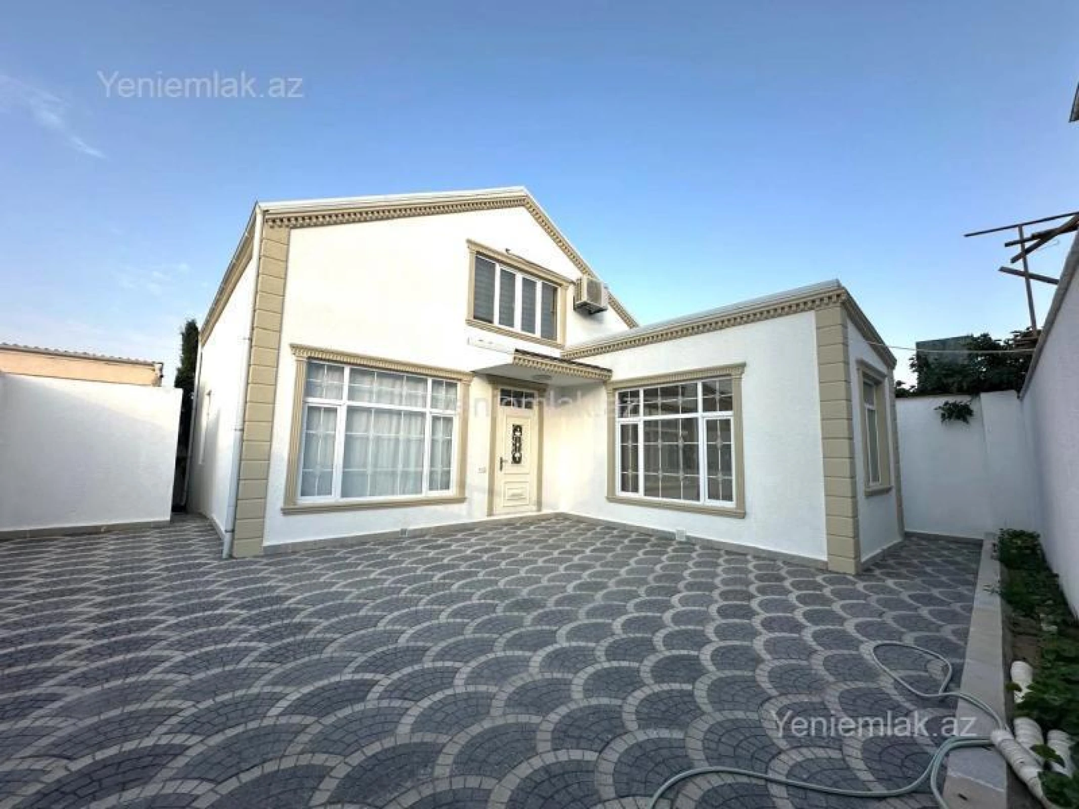 Satılır 4 otaqlı həyət evi 165 m²