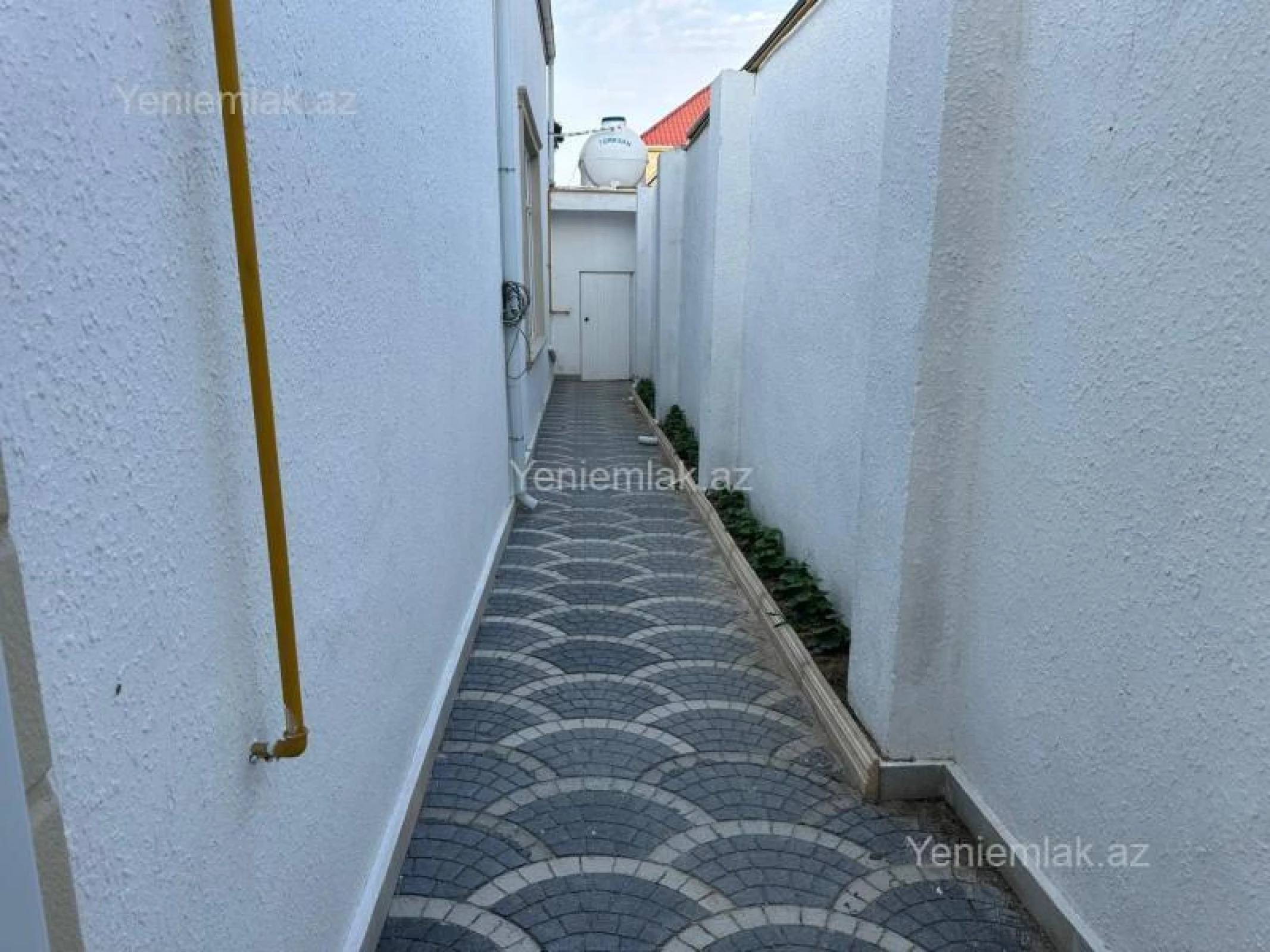 Satılır 4 otaqlı həyət evi 165 m²